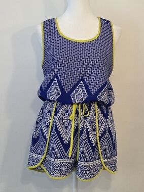 Sweet Wanderer Blue and White Geometric Tank with Yellow Trim